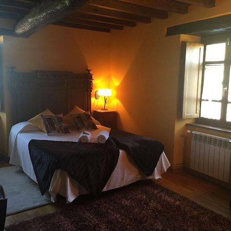 Os Tres Teixos Hotel Adelan ภายนอก รูปภาพ