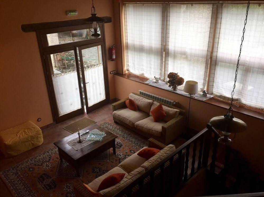 Os Tres Teixos Hotel Adelan ภายนอก รูปภาพ