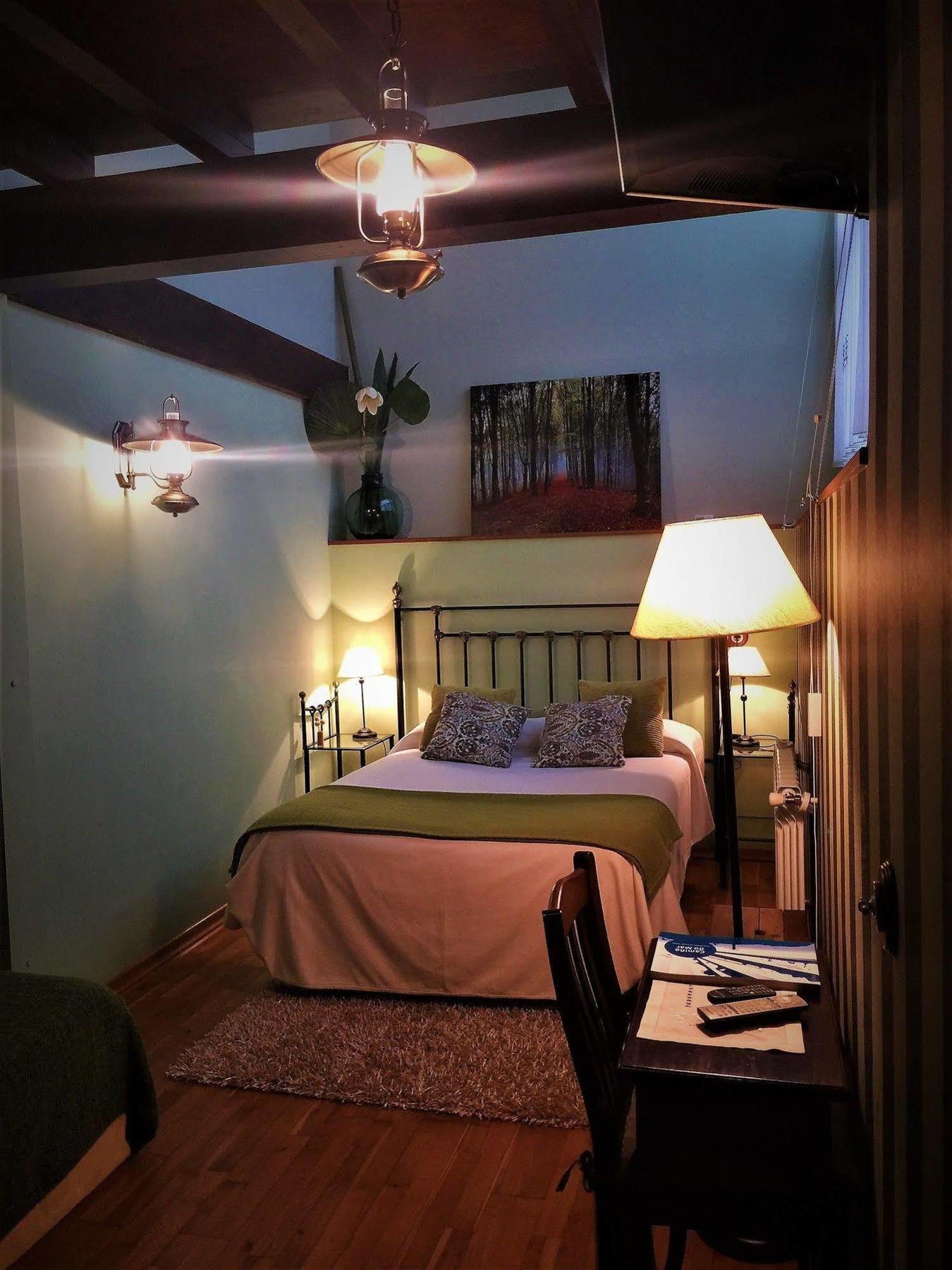 Os Tres Teixos Hotel Adelan ภายนอก รูปภาพ