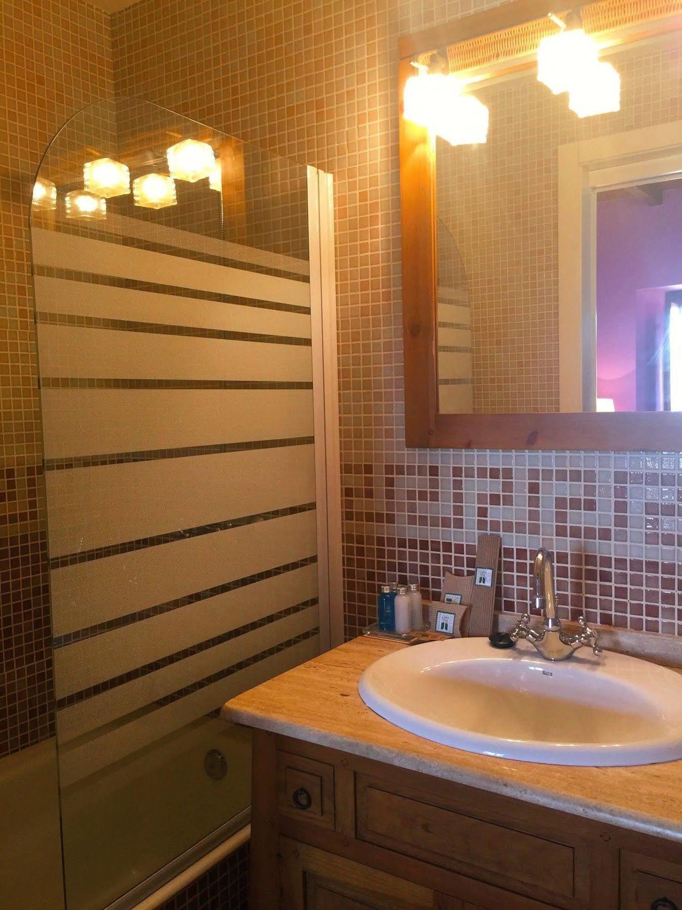 Os Tres Teixos Hotel Adelan ภายนอก รูปภาพ